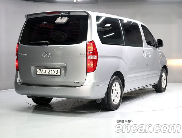 Hyundai Starex 11-Seater Wagon CVX Luxury — пробег 118 731 км — фото 3 из 5