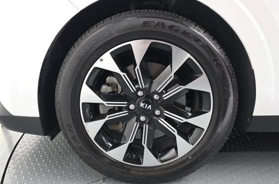 Kia Carnival 9-Seater Signature — пробег 87 681 км — фото 5 из 5