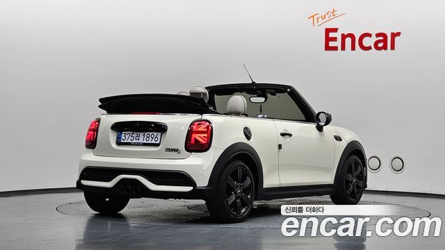 Mini Cooper Convertible Classic Launch Pack Third Generation — пробег 101 015 км — фото 2 из 5