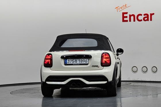 Mini Cooper Convertible Classic Launch Pack Third Generation — пробег 101 015 км — фото 4 из 5