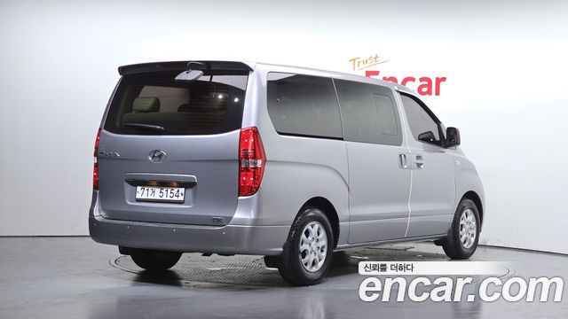 Hyundai Starex 12-Seater LPi Wagon CVX Luxury — пробег 117 977 км — фото 2 из 5