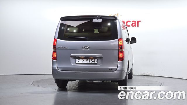 Hyundai Starex 12-Seater LPi Wagon CVX Luxury — пробег 117 977 км — фото 4 из 5