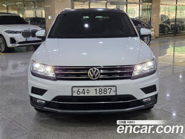 Volkswagen Tiguan 2.0 TDI Premium — пробег 107 553 км — фото 2 из 5