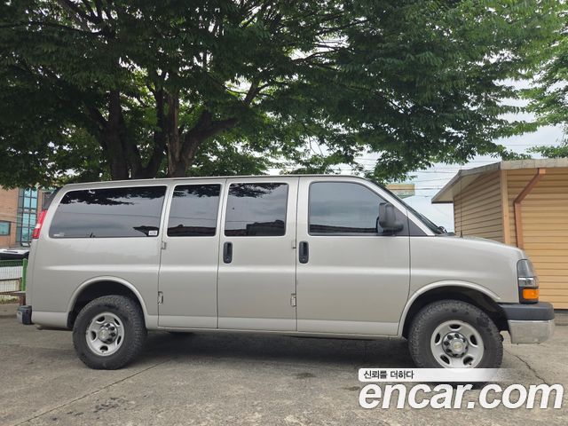 Chevrolet Express Van 6.0 — пробег 80 731 км — фото 3 из 5
