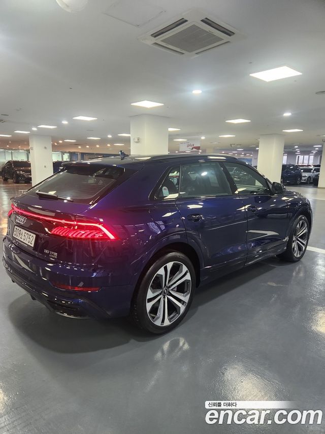 Audi Q8 55 TFSI Quattro Premium — пробег 17 220 км — фото 2 из 5