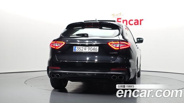 Maserati Levante из Кореи Encar