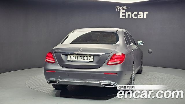 Mercedes-Benz E-Class E220d Avantgarde — пробег 93 403 км — фото 4 из 5