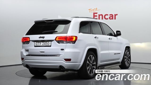 Jeep Cherokee 3.0 Diesel Overland WK2 — пробег 116 614 км — фото 2 из 5