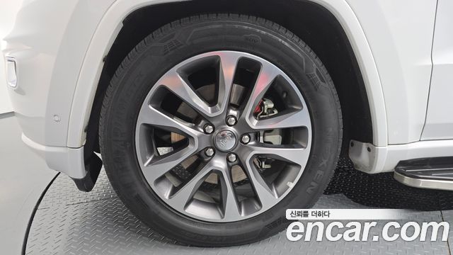 Jeep Cherokee 3.0 Diesel Overland WK2 — пробег 116 614 км — фото 5 из 5