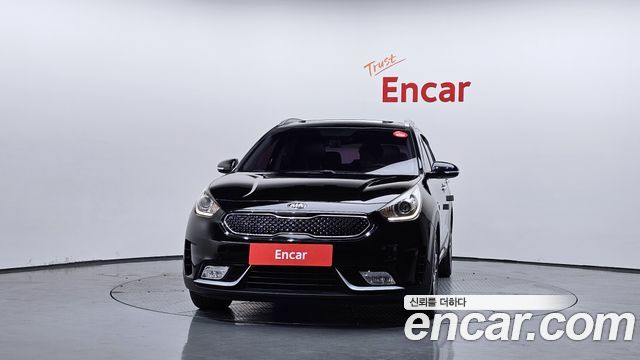 Kia Niro Prestige — пробег 105 994 км — фото 3 из 5