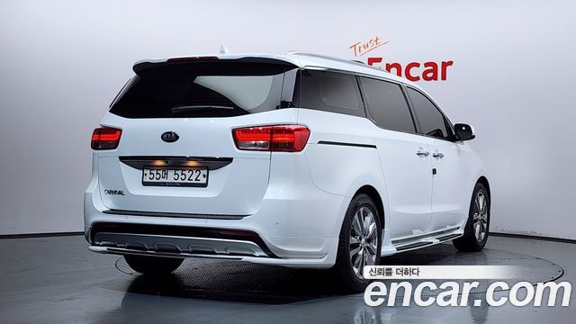 Kia Carnival из Кореи Encar
