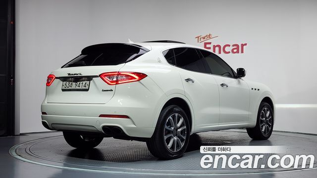 Maserati Levante из Кореи Encar