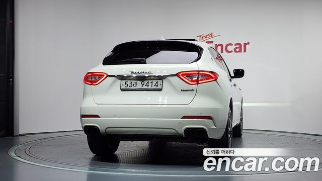 Maserati Levante из Кореи Encar