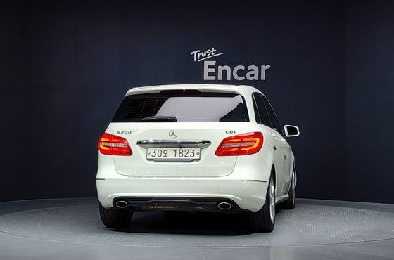 Mercedes-Benz B-Class B200 CDI Blue efficiency Sport pack — пробег 136 202 км — фото 4 из 5