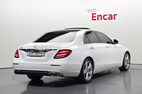 Mercedes-Benz E-Class E200 Avantgarde — пробег 74 229 км — фото 2 из 5