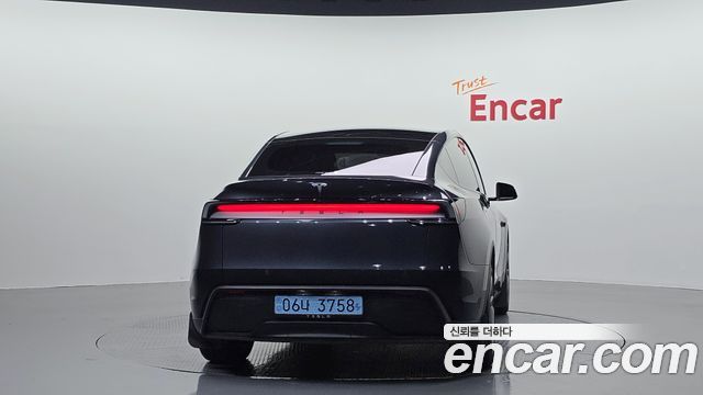 Tesla Model Y RWD — пробег 13 089 км — фото 4 из 5