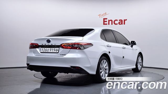 Toyota Camry 2.5 LE Hybrid — пробег 25 142 км — фото 2 из 5