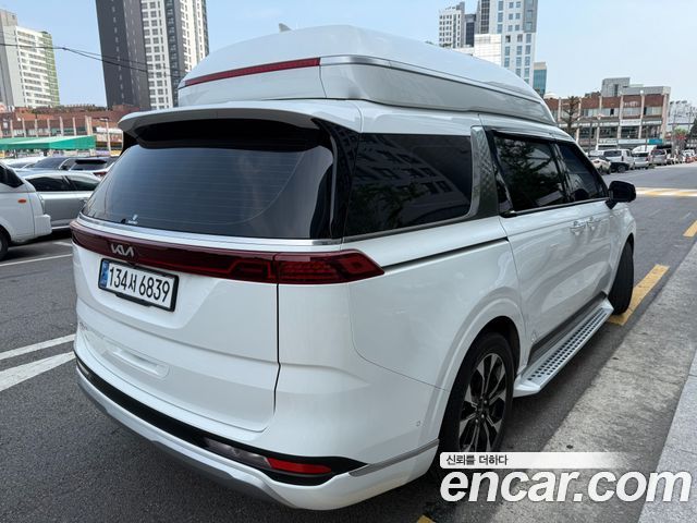Kia Carnival 9-Seater Hi-Limousine Signature — пробег 54 100 км — фото 3 из 5