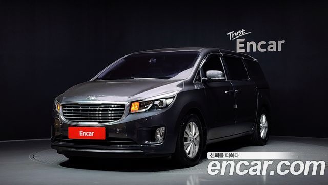 Kia Carnival 11-seater Deluxe — пробег 174 617 км — фото 1 из 5