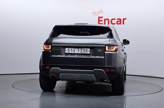 Land Rover Range Rover Evoque 2.0 TD4 SE — пробег 81 507 км — фото 4 из 5