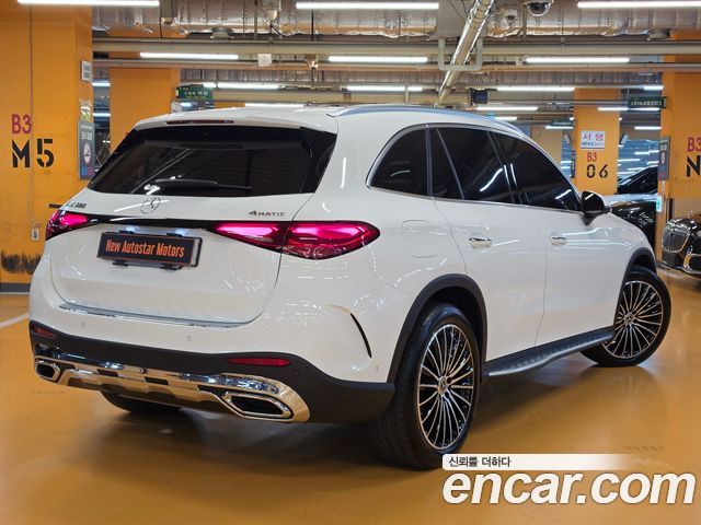 Mercedes-Benz GLC-Class GLC300 4MATIC AMG Line — пробег 20 000 км — фото 2 из 5