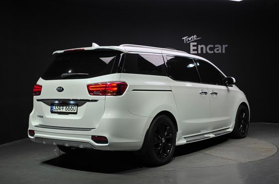 Kia Carnival 9-Seater Noblesse Special — пробег 89 326 км — фото 2 из 5