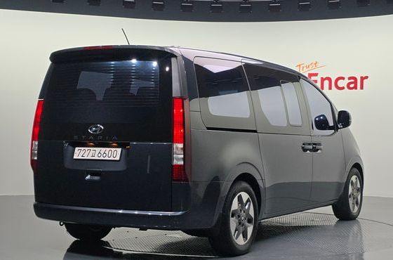 Hyundai Staria Tourer 11-Seater Modern — пробег 97 493 км — фото 2 из 5