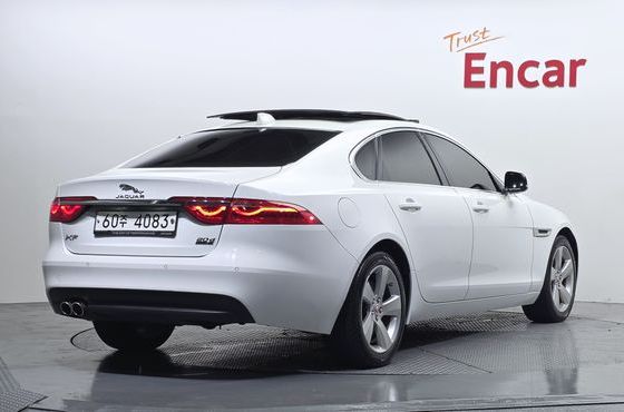 Jaguar XF 20d Prestige AWD — пробег 180 332 км — фото 2 из 5