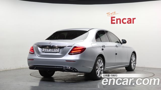 Mercedes-Benz E-Class из Кореи Encar