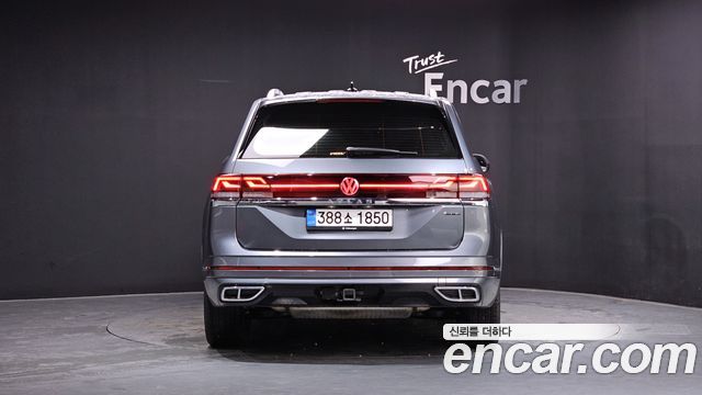 Volkswagen Atlas 2.0 TSI R-LINE 7-Seater — пробег 20 182 км — фото 4 из 5