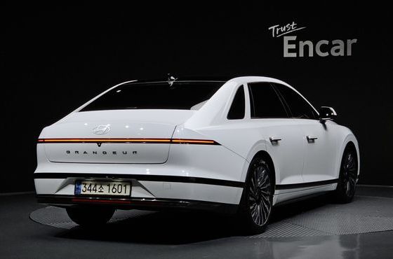 Hyundai Grandeur 2,5 Gasoline 2WD Calligraphy — пробег 70 891 км — фото 2 из 5
