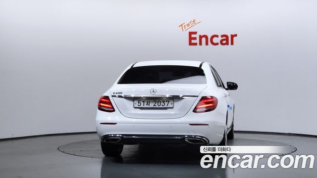 Mercedes-Benz E-Class из Кореи Encar