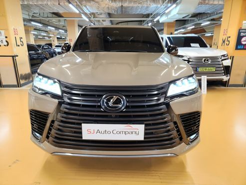 Lexus LX 700h Overtrail — пробег 8 000 км — фото 1 из 5