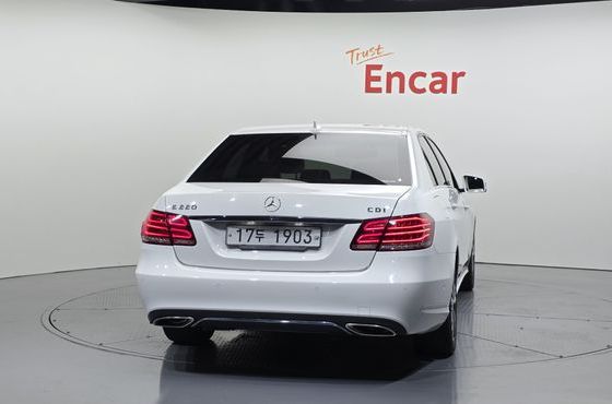 Mercedes-Benz E-Class E220 CDI Avantgarde — пробег 167 353 км — фото 4 из 5