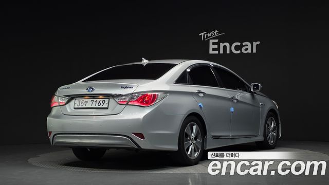 Hyundai Sonata 2.0 Royal — пробег 154 258 км — фото 2 из 5
