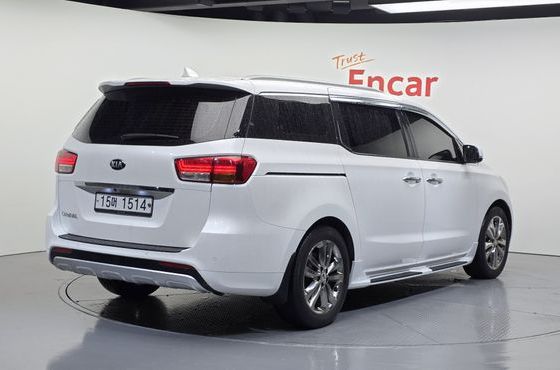 Kia Carnival 9-seater Noblesse — пробег 83 678 км — фото 2 из 5