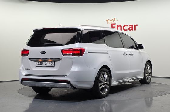 Kia Carnival 9-Seater Noblesse Special — пробег 127 678 км — фото 2 из 5