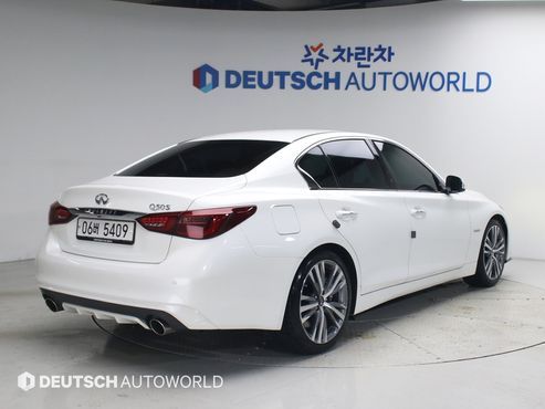 Infiniti Q50 3.5 Blue Sport Sensory — пробег 31 973 км — фото 2 из 5