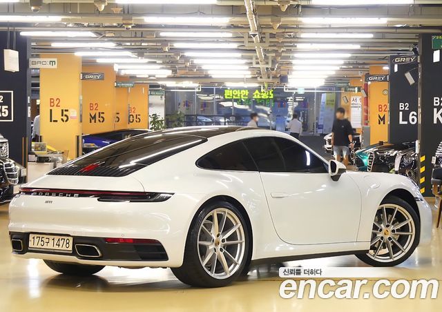 Porsche 911 Carrera — пробег 20 886 км — фото 2 из 5