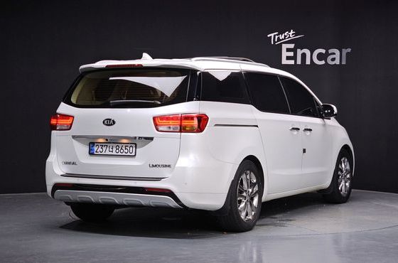 Kia Carnival Gasoline 7-seater Limousine President — пробег 127 491 км — фото 2 из 5