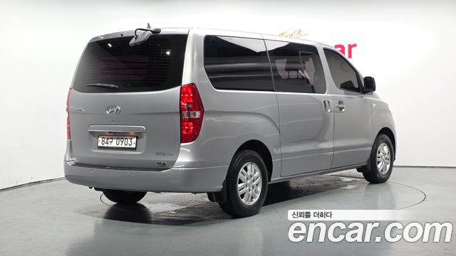 Hyundai Starex Van 5-Seater LPi Smart — пробег 152 535 км — фото 2 из 5