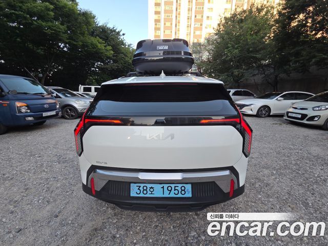 Kia EV3 Long Range 2WD Earth — пробег 27 000 км — фото 4 из 5