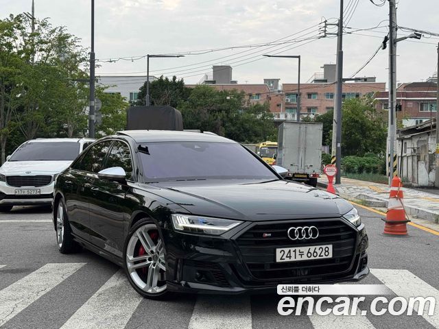 Audi S8 4.0 TFSI Quattro LWB — пробег 50 000 км — фото 1 из 5