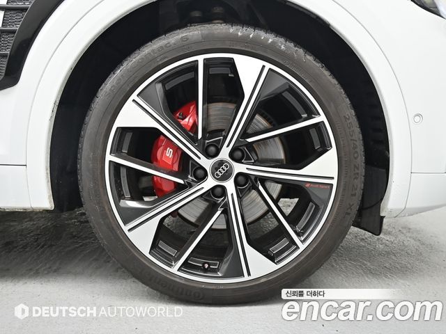 Audi SQ5 3.0 TFSI Quattro Sportback — пробег 9 392 км — фото 5 из 5