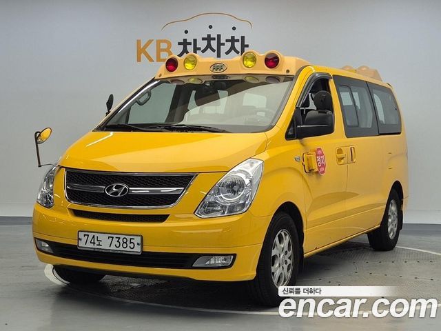 Hyundai Starex 11-Seater Wagon CVX Luxury — пробег 75 404 км — фото 1 из 5