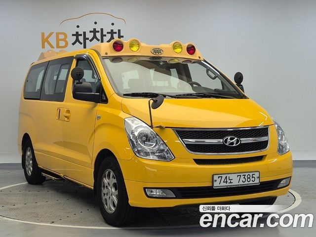 Hyundai Starex 11-Seater Wagon CVX Luxury — пробег 75 404 км — фото 4 из 5