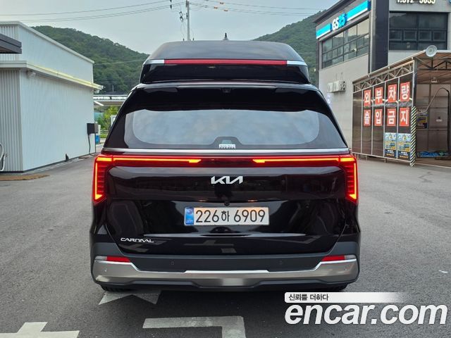 Kia Carnival Gasoline 9-Seater Hi Limousine Signature — пробег 13 000 км — фото 2 из 5