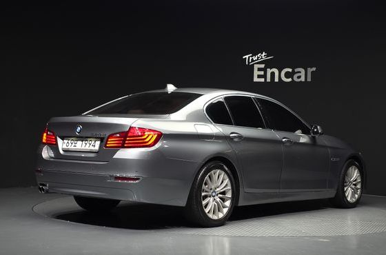 BMW 5-Series 520d Luxury Plus — пробег 201 401 км — фото 2 из 5