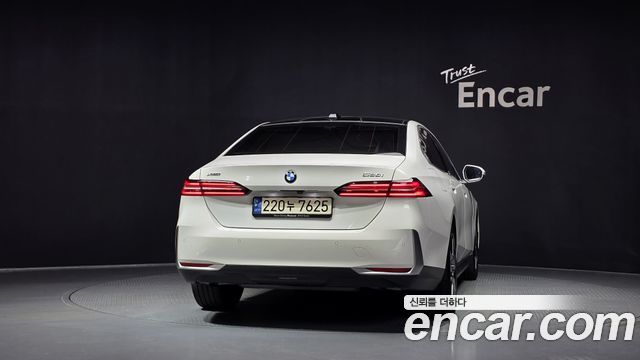 BMW 5-Series 530i xDrive — пробег 46 907 км — фото 4 из 5