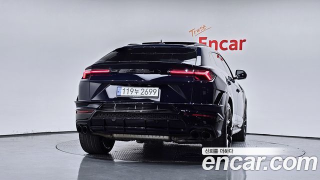 Lamborghini Urus из Кореи Encar